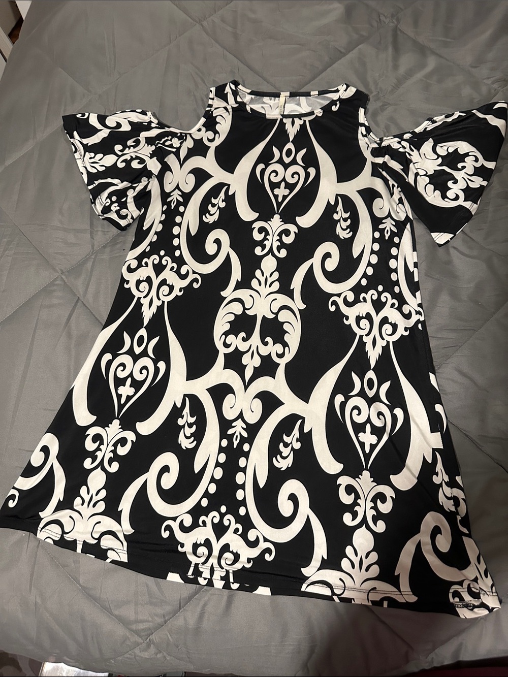 Black & White Cold-Shoulder Printed Dress